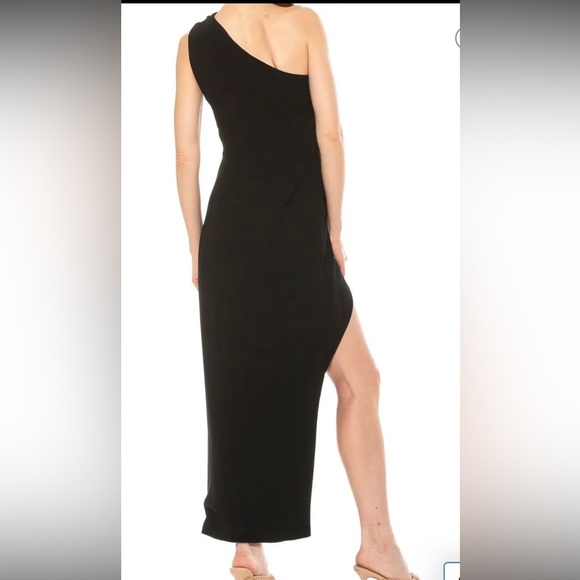 Alexia Admore Alessi Gown - Picture 2 of 3